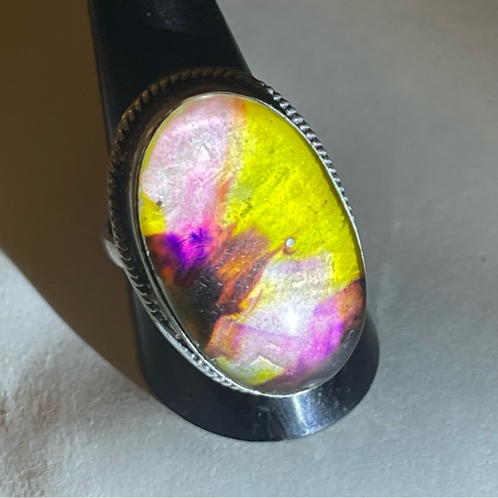 New Artisan Rare Natural Ammolite 925 Sterling Silver Oval Root Chakra Ring - Picture 4 of 14